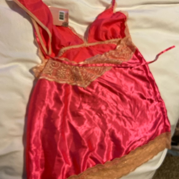 Satin and lace chemise and thong set - Picture 5 of 5